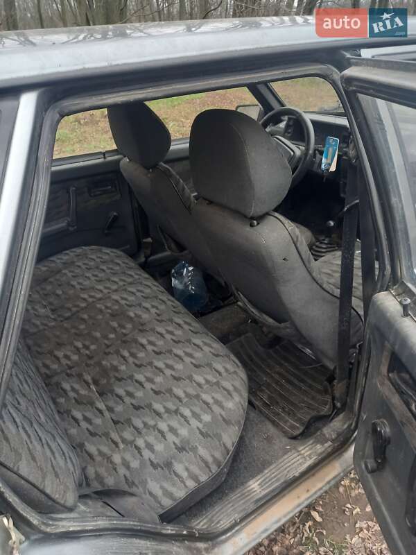 Хэтчбек ВАЗ / Lada 2109 2002 в Маньковке фото 11 Хэтчбек ВАЗ / Lada 2109 2002 в Маньковке