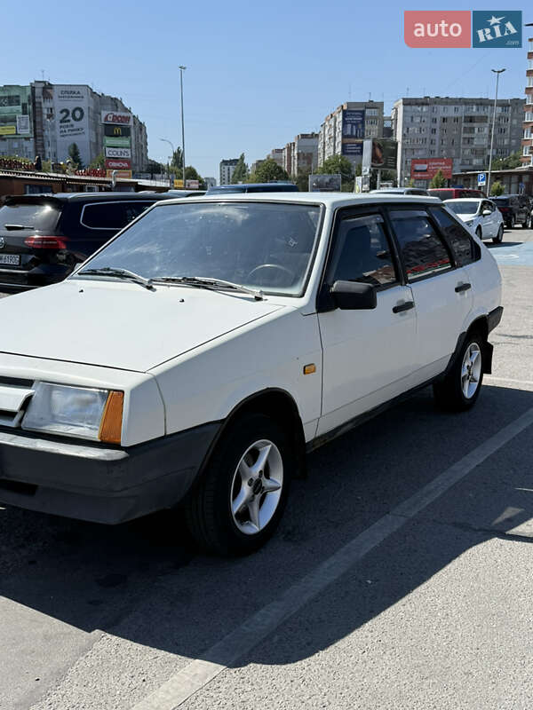 Хэтчбек ВАЗ / Lada 2109 1990 в Ивано-Франковске