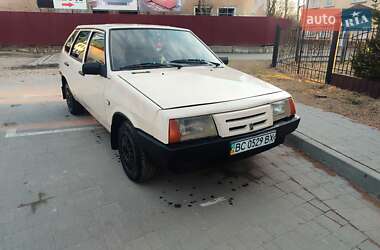 Хэтчбек ВАЗ 2109 1993 в Городке