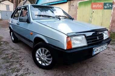 Хетчбек ВАЗ 2109 2004 в Житомирі