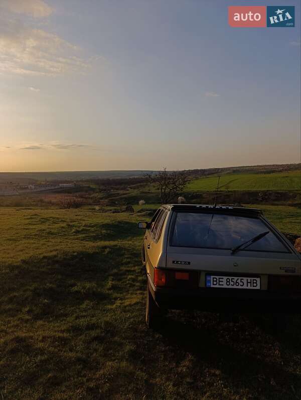 Хетчбек ВАЗ / Lada 2109 1993 в Южноукраїнську