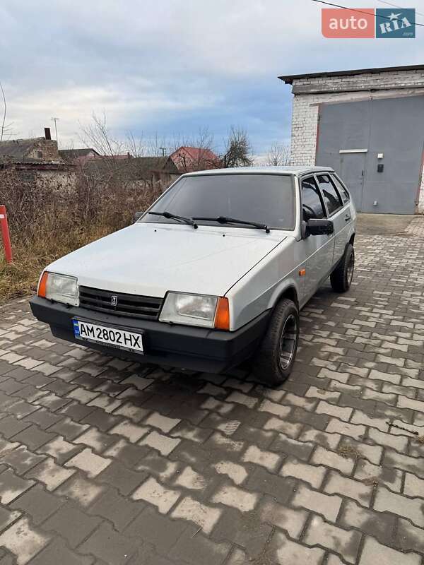 Хетчбек ВАЗ / Lada 2109 2004 в Звягелі