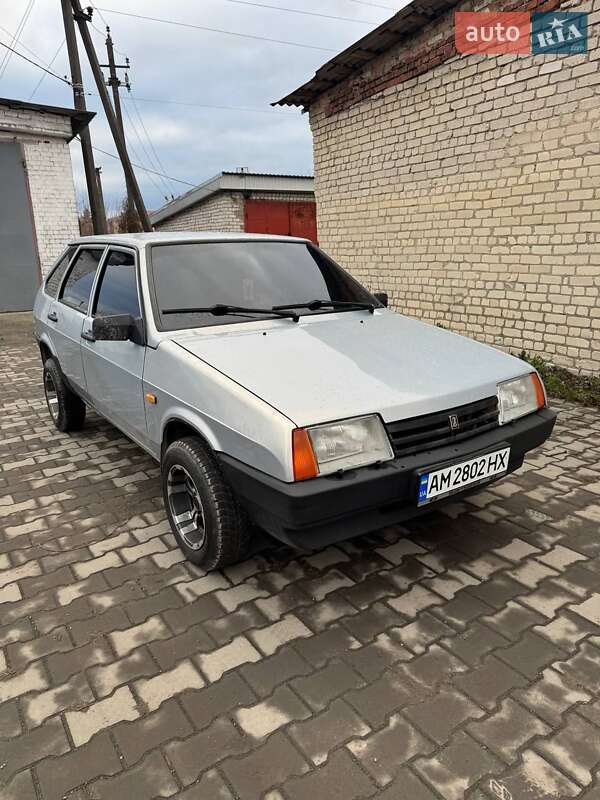 Хетчбек ВАЗ / Lada 2109 2004 в Звягелі