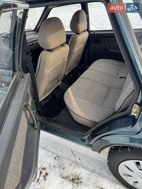 Хэтчбек ВАЗ / Lada 2109 2004 в Белой Церкви