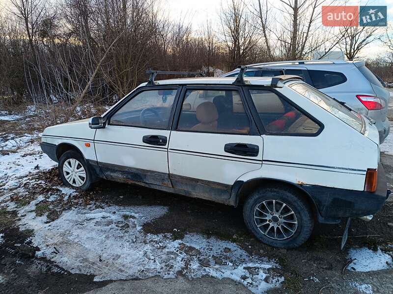 Хэтчбек ВАЗ / Lada 2109 1992 в Стрые фото 4 Хэтчбек ВАЗ / Lada 2109 1992 в Стрые