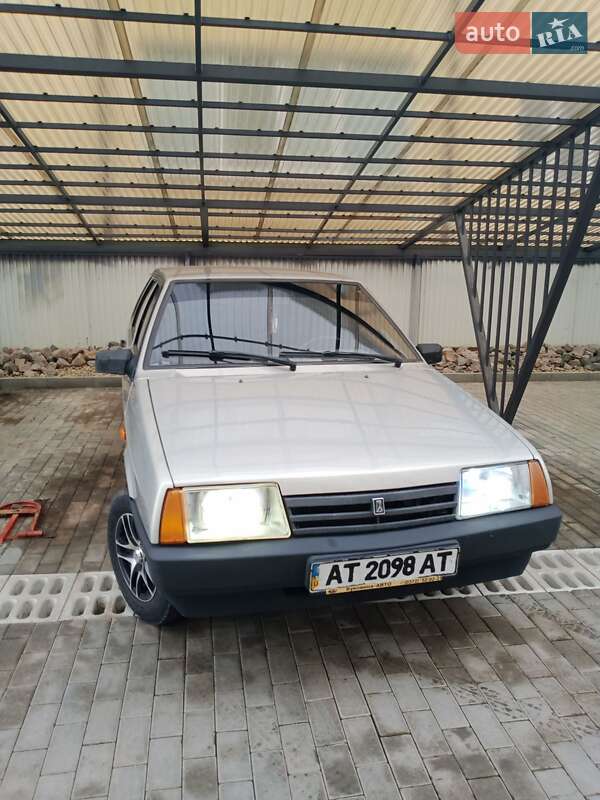 Хетчбек ВАЗ / Lada 2109 2008 в Івано-Франківську