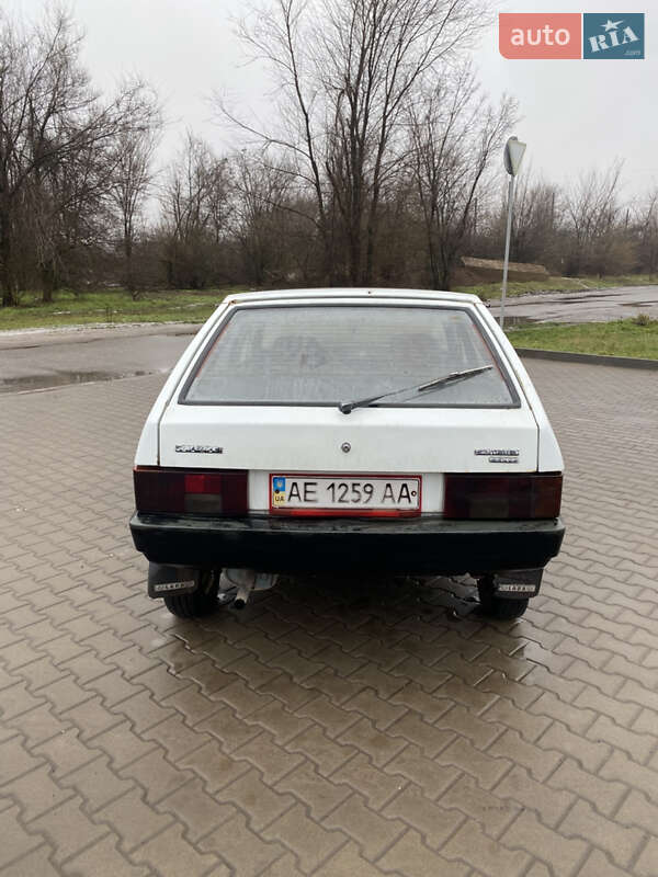 Хэтчбек ВАЗ / Lada 2109 1989 в Кривом Роге фото 6 Хэтчбек ВАЗ / Lada 2109 1989 в Кривом Роге