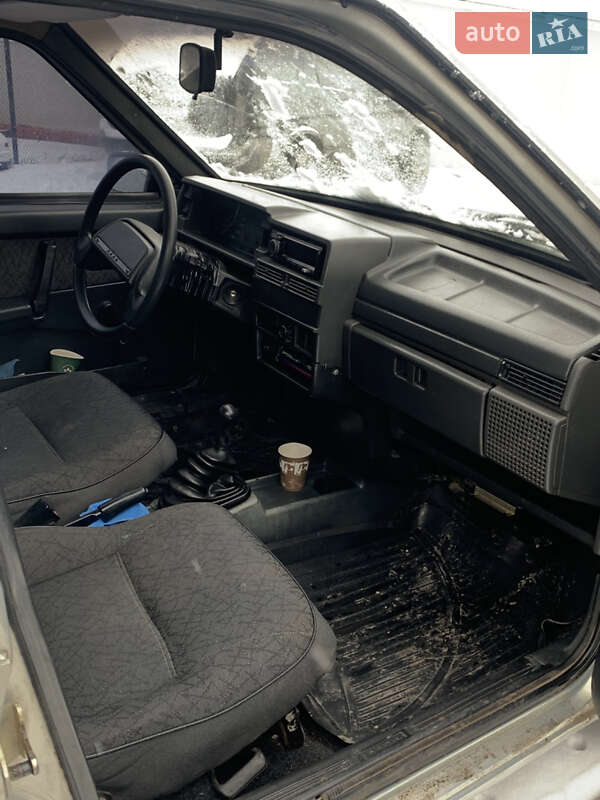 Хэтчбек ВАЗ / Lada 2109 2006 в Теофиполе фото 21 Хэтчбек ВАЗ / Lada 2109 2006 в Теофиполе