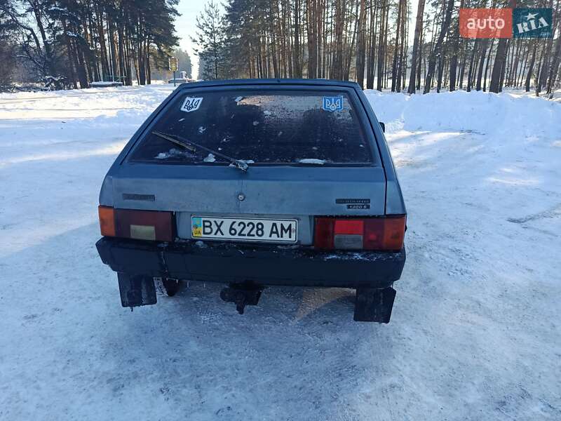 Хэтчбек ВАЗ / Lada 2109 2001 в Остроге