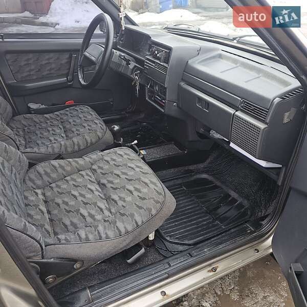 Хэтчбек ВАЗ / Lada 2109 2002 в Слобожанском фото 9 Хэтчбек ВАЗ / Lada 2109 2002 в Слобожанском