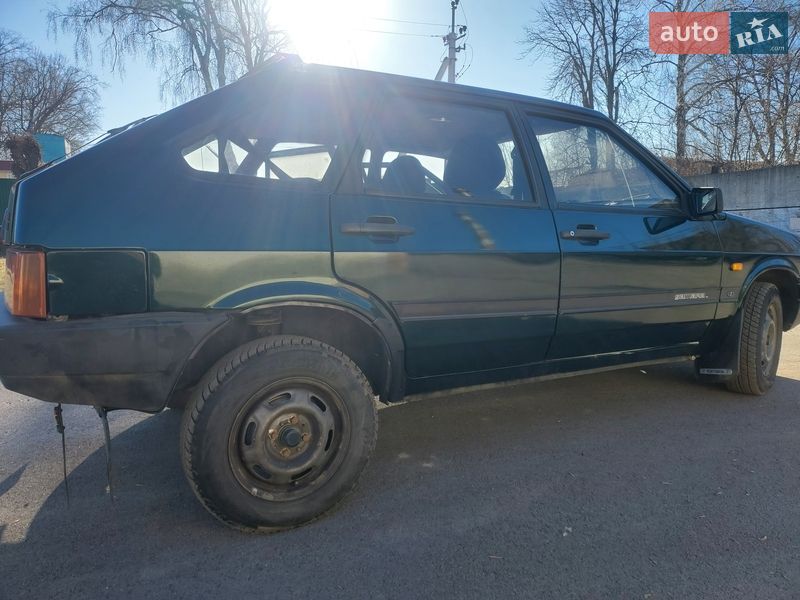 Хетчбек ВАЗ / Lada 2109 2002 в Умані