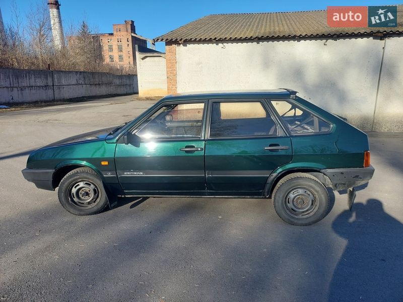 Хетчбек ВАЗ / Lada 2109 2002 в Умані