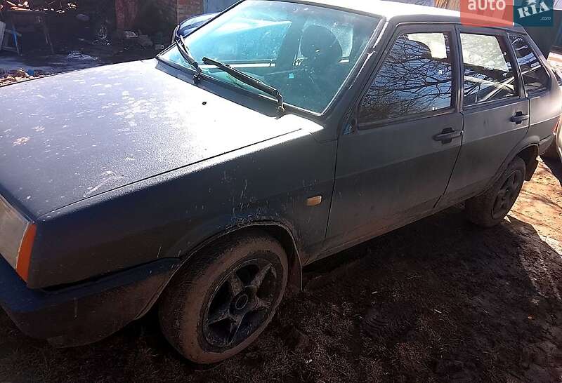 Хэтчбек ВАЗ / Lada 2109 2005 в Каневе