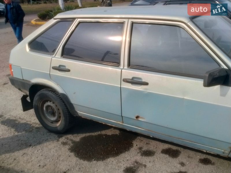 Хэтчбек ВАЗ / Lada 2109 2004 в Ровно