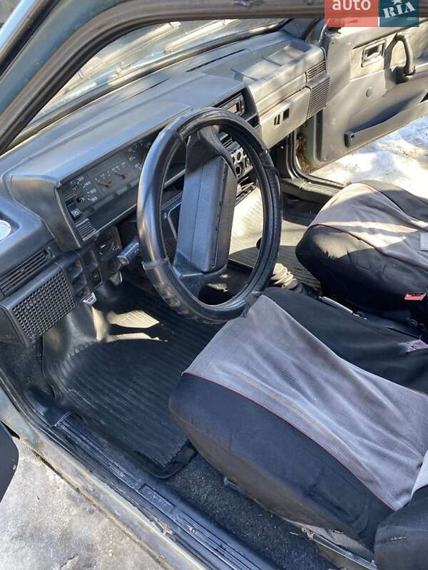 Хэтчбек ВАЗ / Lada 2109 2002 в Ровно фото 2 Хэтчбек ВАЗ / Lada 2109 2002 в Ровно