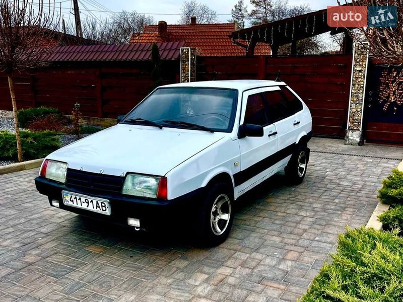 Хэтчбек ВАЗ / Lada 2109 1996 в Кривом Роге фото 3 Хэтчбек ВАЗ / Lada 2109 1996 в Кривом Роге