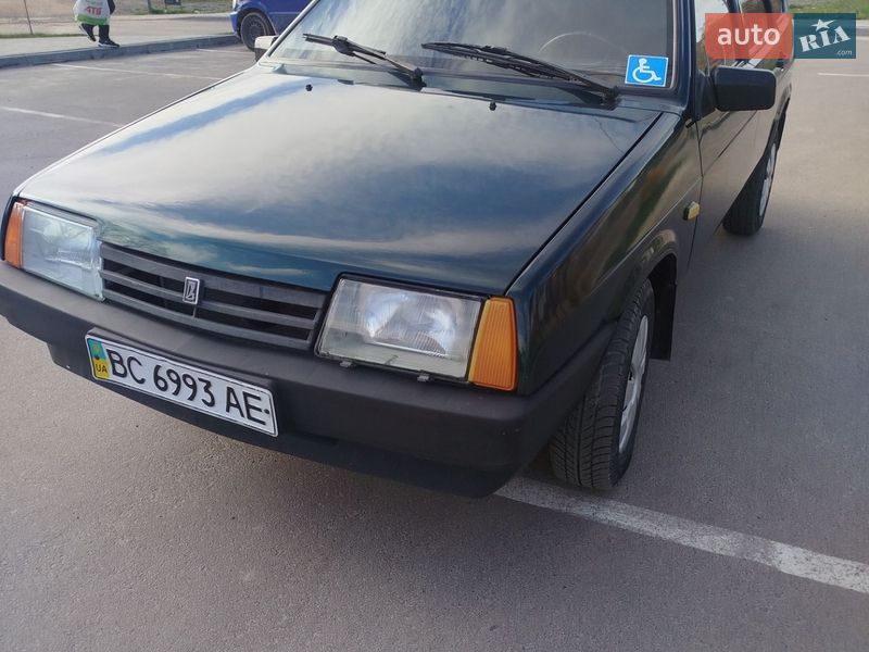 Хэтчбек ВАЗ / Lada 2109 2003 в Дрогобыче