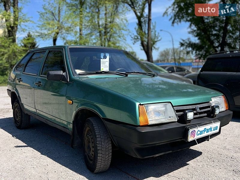 Хэтчбек ВАЗ / Lada 2109 2008 в Каменском