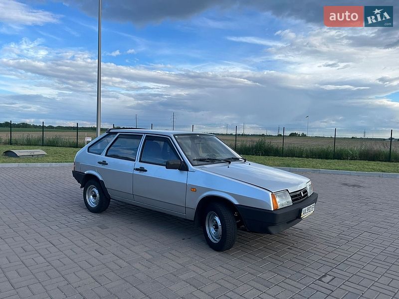 Хэтчбек ВАЗ / Lada 2109 2005 в Броварах