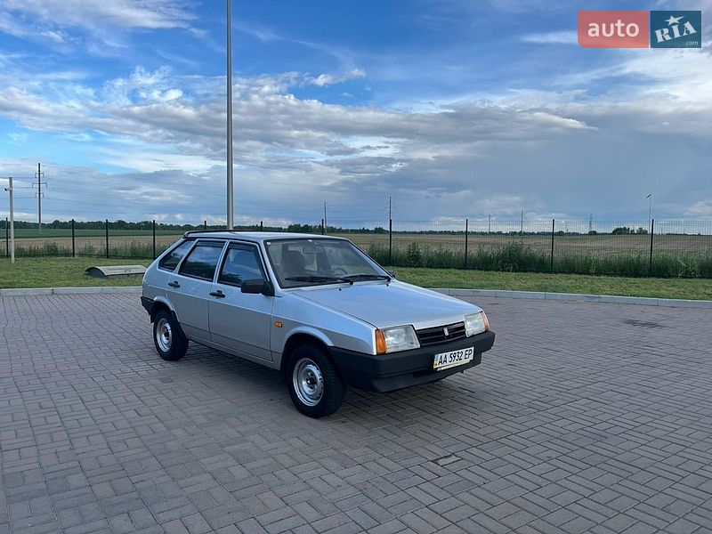 Хэтчбек ВАЗ / Lada 2109 2005 в Броварах