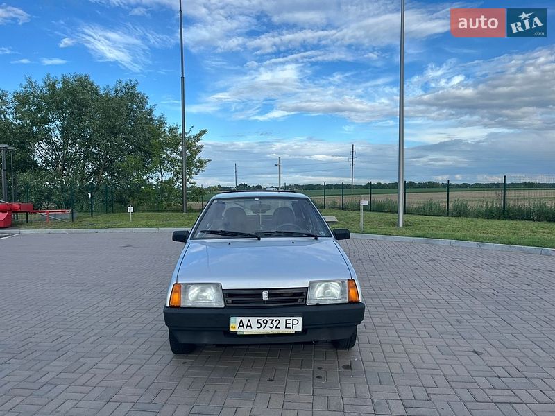 Хэтчбек ВАЗ / Lada 2109 2005 в Броварах