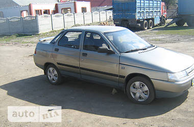Седан ВАЗ / Lada 2110 2000 в Токмаке