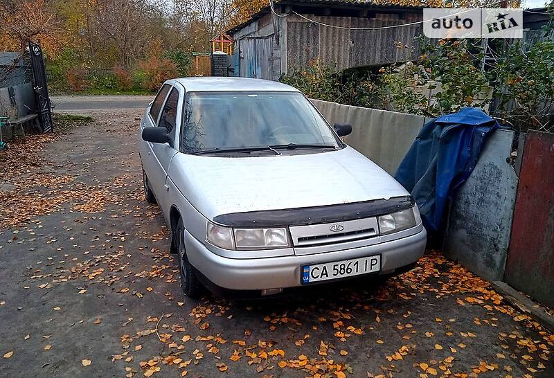 Седан ВАЗ / Lada 2110 2004 в Киеве