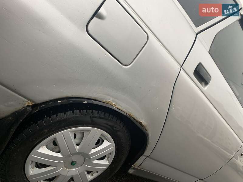 Седан ВАЗ / Lada 2110 2003 в Харькове фото 10 Седан ВАЗ / Lada 2110 2003 в Харькове