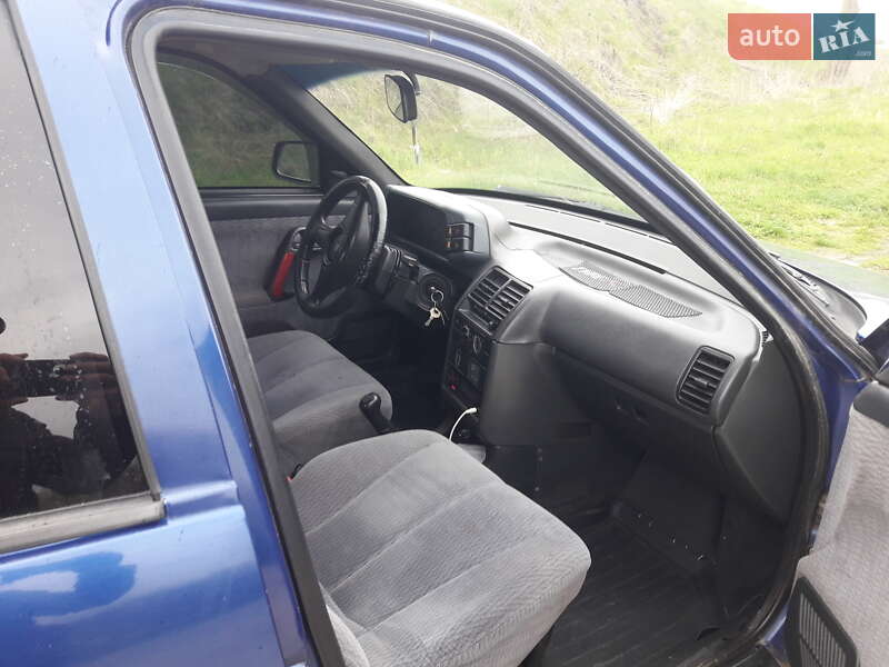 Седан ВАЗ / Lada 2110 2003 в Белогорье фото 4 Седан ВАЗ / Lada 2110 2003 в Белогорье