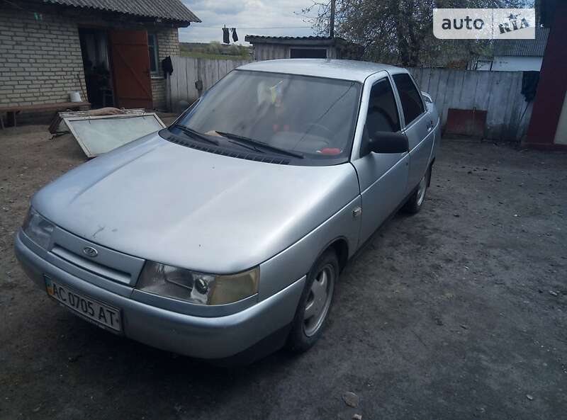 Седан ВАЗ 2110 2003 в 