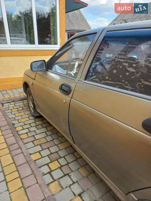 Седан ВАЗ / Lada 2110 2000 в Хмельницком