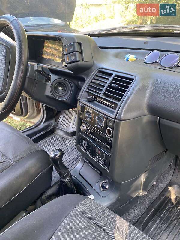 Седан ВАЗ / Lada 2110 2002 в Запорожье