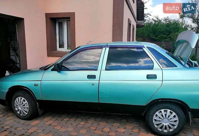 Седан ВАЗ / Lada 2110 2003 в Киеве