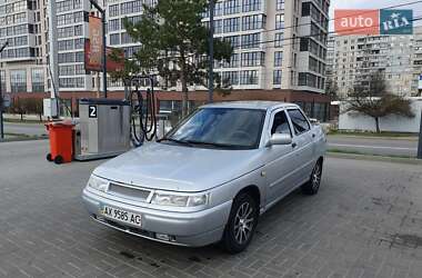 Седан ВАЗ 2110 2004 в 