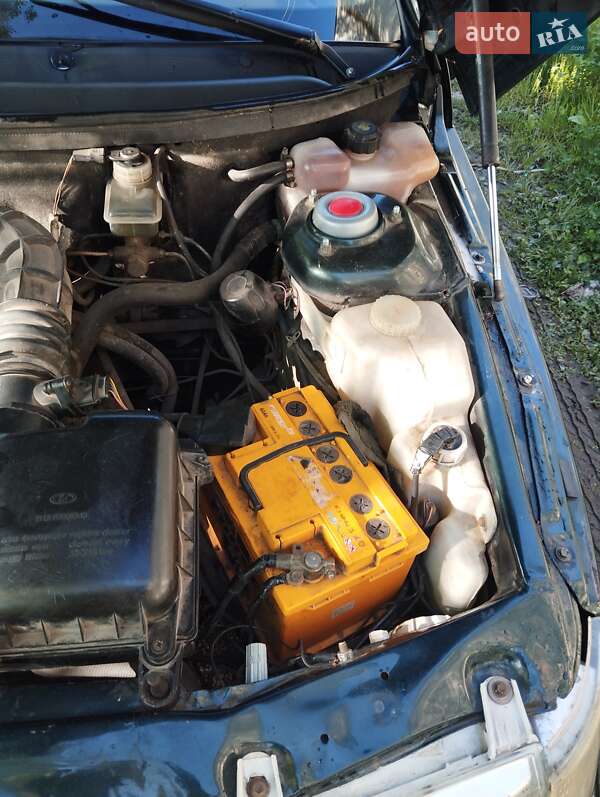 Седан ВАЗ / Lada 2110 2004 в Калуші