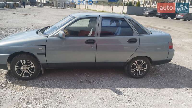 Седан ВАЗ / Lada 2110 2002 в Днепре