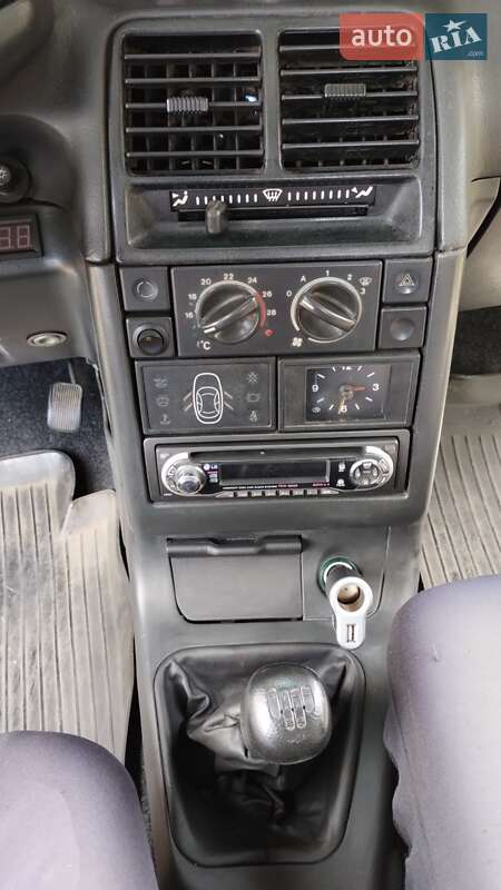 Седан ВАЗ / Lada 2110 2001 в Одессе