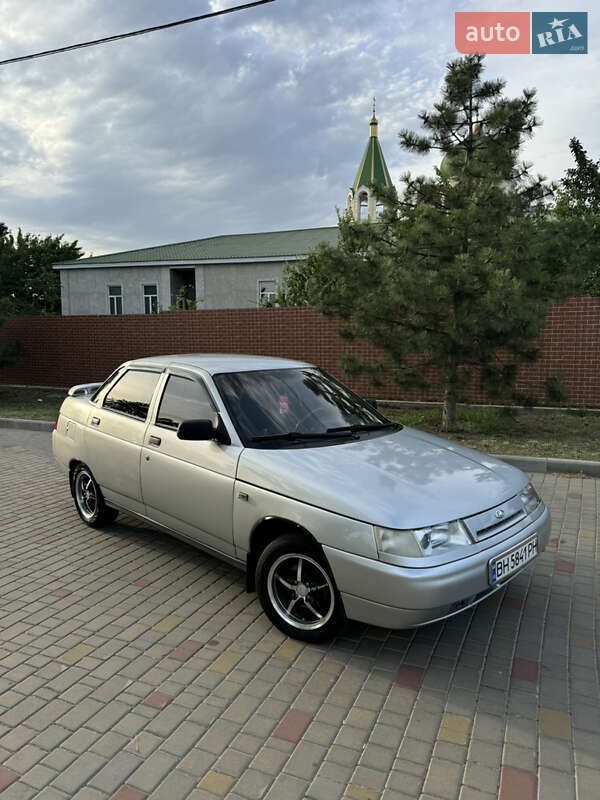 Седан ВАЗ 2110 2003 в 