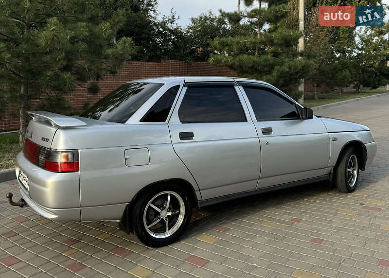 Седан ВАЗ / Lada 2110 2003 в Измаиле