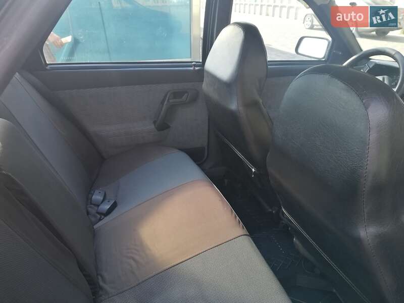 Седан ВАЗ / Lada 2110 2002 в Днепре