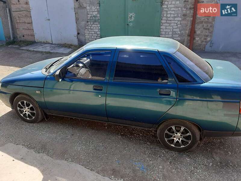 Седан ВАЗ / Lada 2110 2000 в Кривом Роге