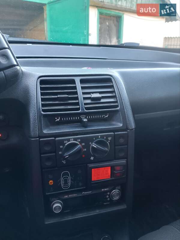 Седан ВАЗ / Lada 2110 2006 в Тараще
