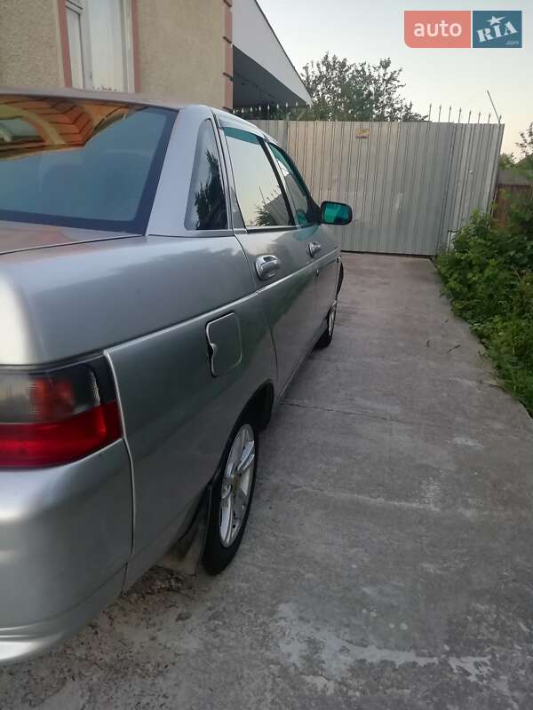 Седан ВАЗ / Lada 2110 2004 в Днепре