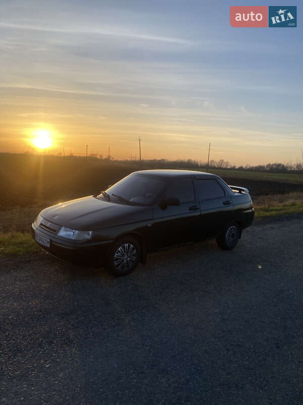 Седан ВАЗ / Lada 2110 2002 в Жовтанцах