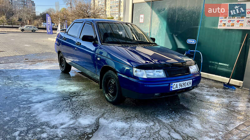 Седан ВАЗ 2110 2002 в 