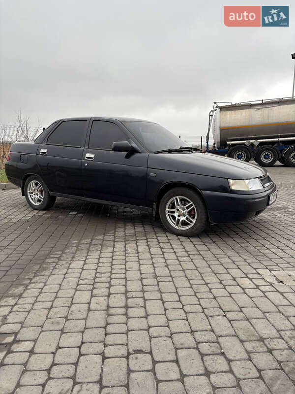Седан ВАЗ / Lada 2110 2004 в Новомосковську