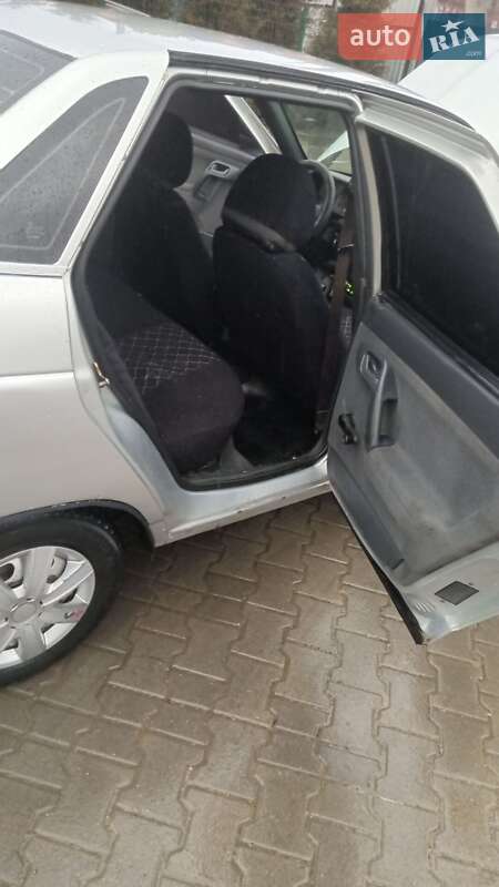 Седан ВАЗ / Lada 2110 2001 в Черновцах фото 10 Седан ВАЗ / Lada 2110 2001 в Черновцах