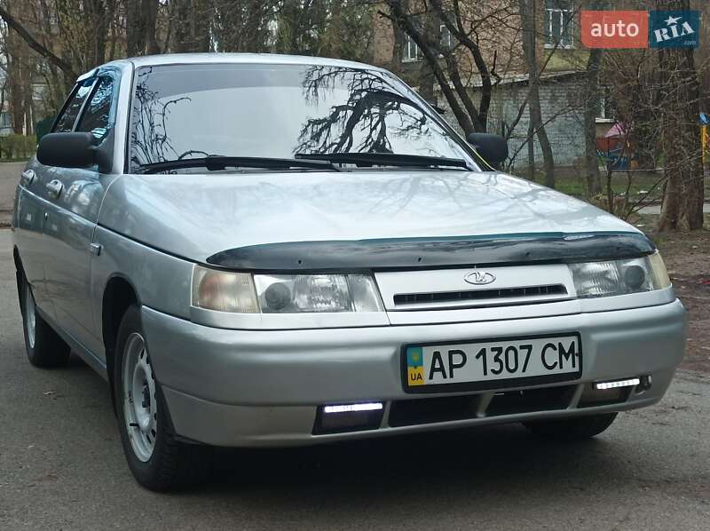 Седан ВАЗ 2110 2004 в 