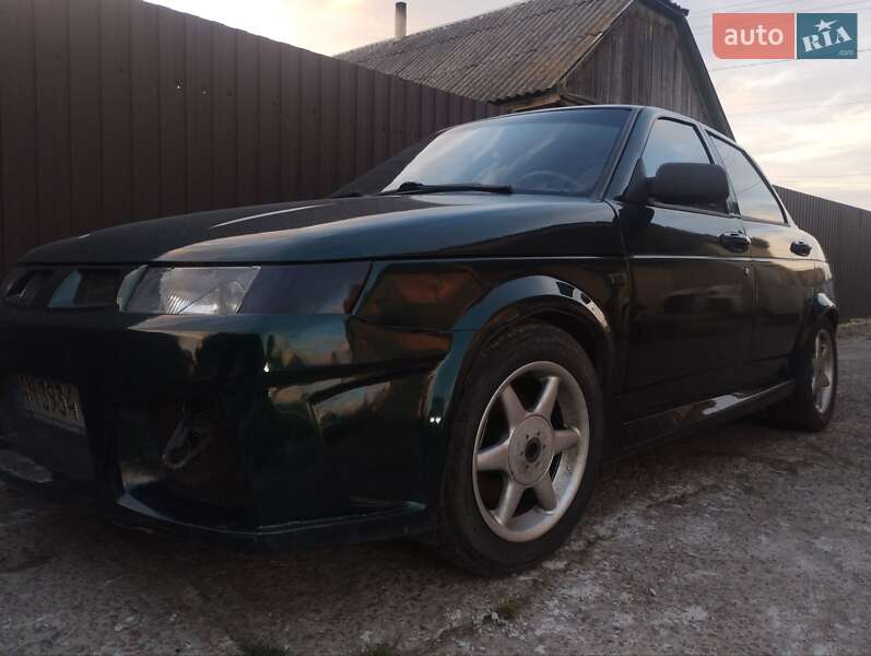 Седан ВАЗ / Lada 2110 2002 в Коростене