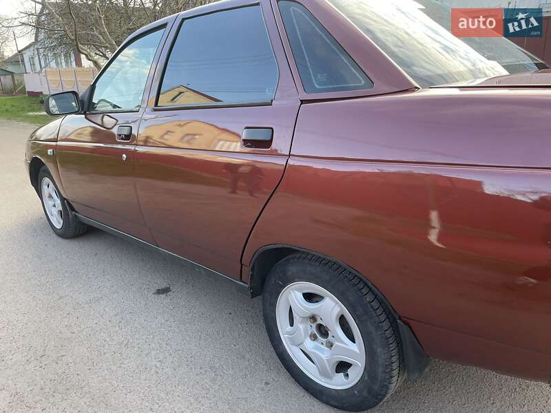 Седан ВАЗ / Lada 2110 1999 в Прилуках